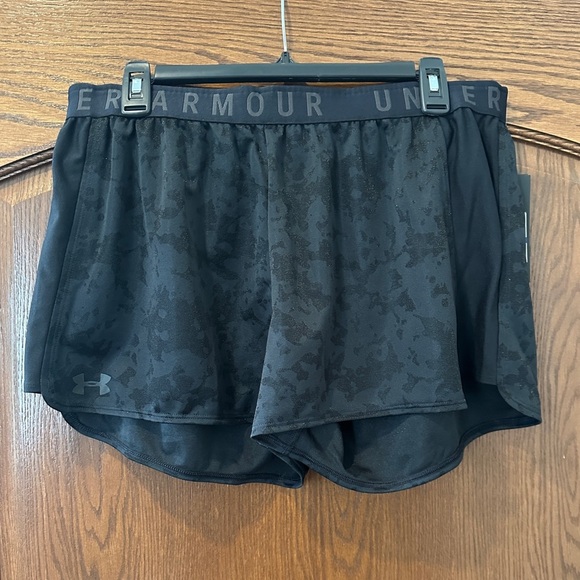 Under armour women’s shorts - Picture 1 of 5
